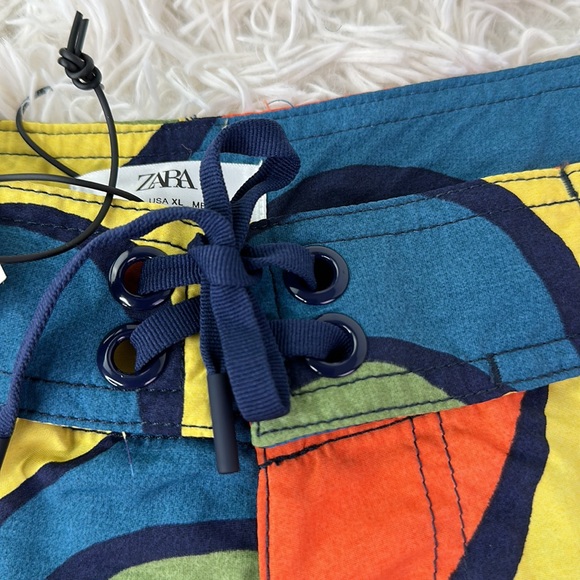 Zara Men Bathing Suit. Runs one small, I should fit a size 34 - Picture 5 of 7